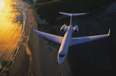 How can businesses save money with private jet charter?