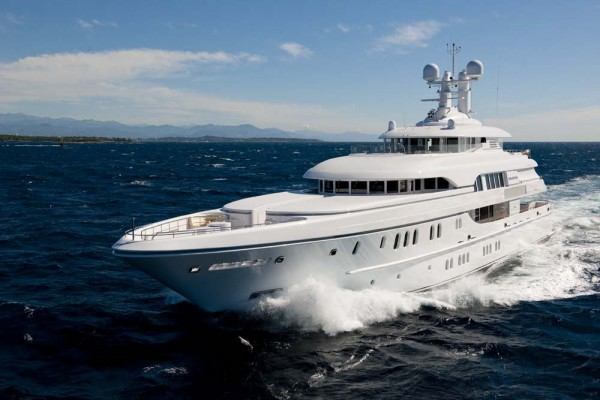 40 Diddy On His Yacht In St Tropez Photos And Premium High Res Pictures Getty Images