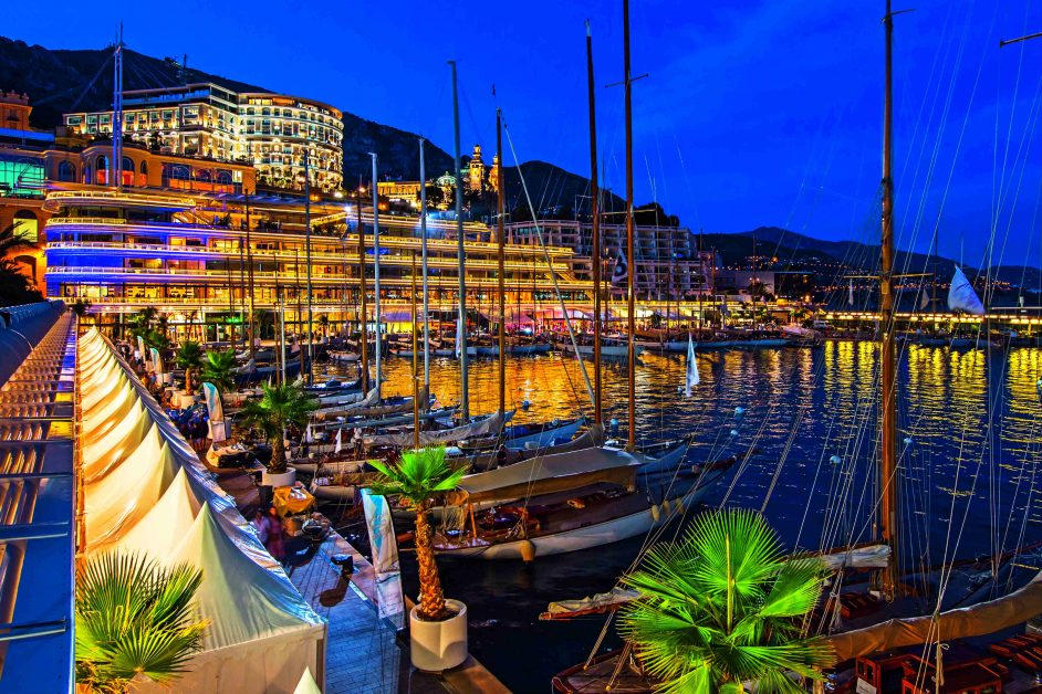 Exclusive Networking at the Luxury Gala Party Yacht Club De Monaco