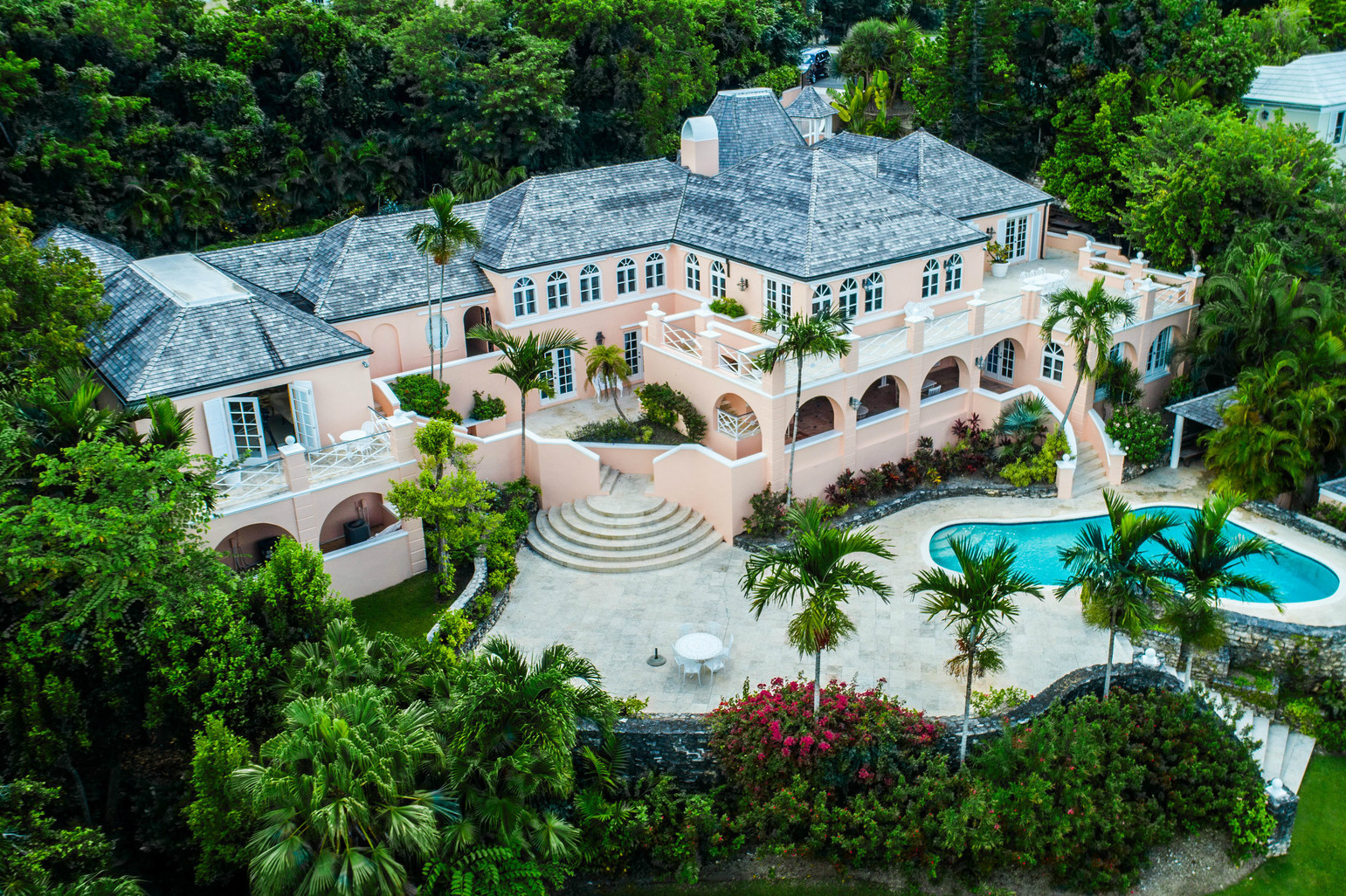 Real Estate in the Bahamas 5 upscale communities [Wealthy Micro Areas]