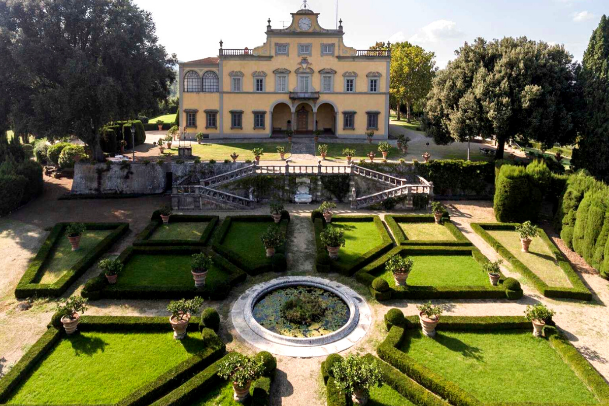 Castle-like homes: Castle in Florence, Tuscany, italy -- the former home of Da Vinci's muse (apprpx. US$32,704,498).