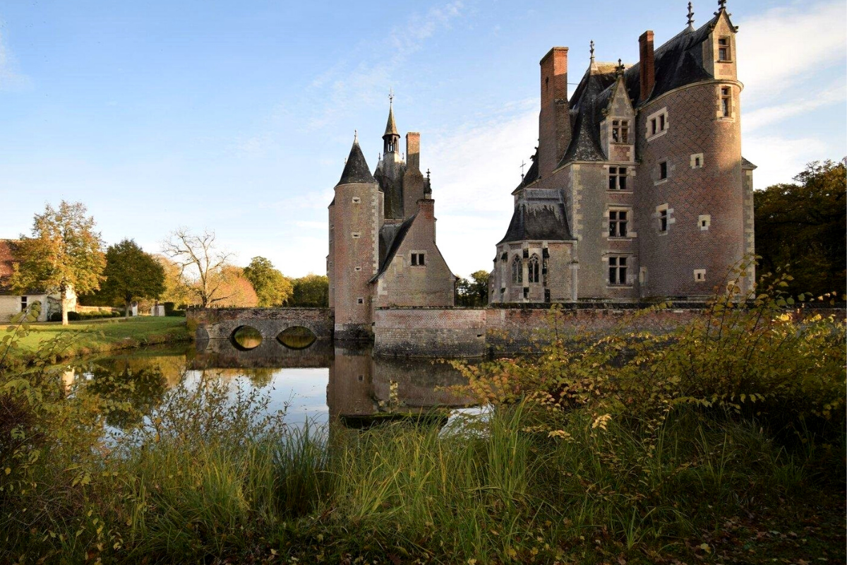 Castle-style homes: Castle Romorantin-Lanthenay, Centre-val De Loire, France (approx. US$2,725,374).