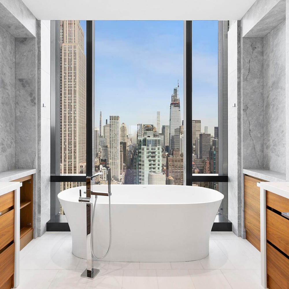 An apartment on 5th Avenue next door to Jeff Bezos home in New York, a bathroom