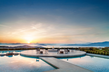 Dive in: the World's Best Houses with Infinity Pools