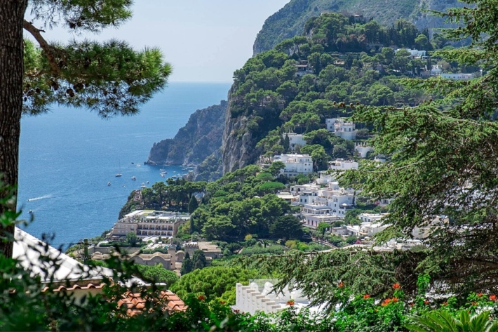 Best luxury real estate agencies: villa for sale by Italy Sotheby