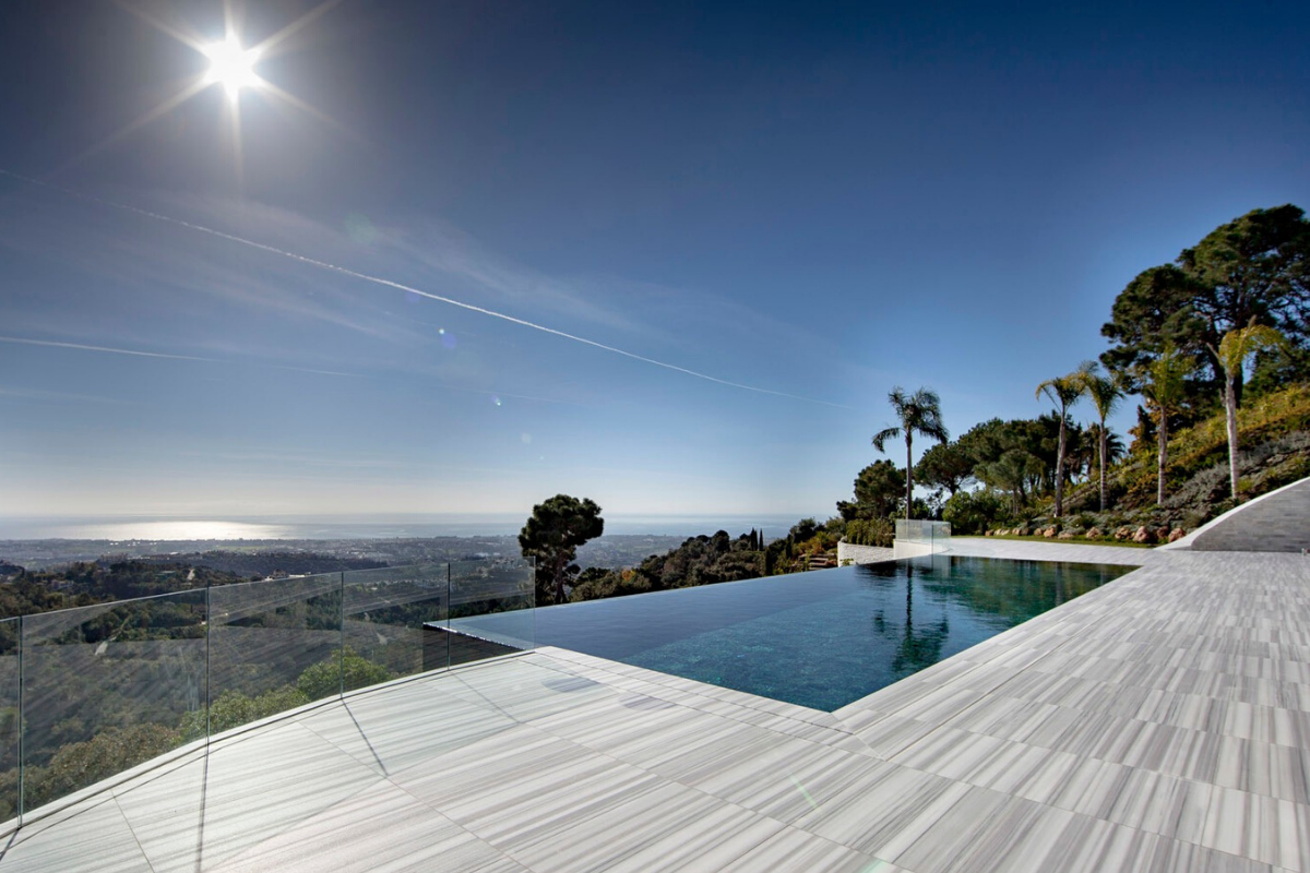 The 30 best houses with infinity-edge plunge pools and panoramic views