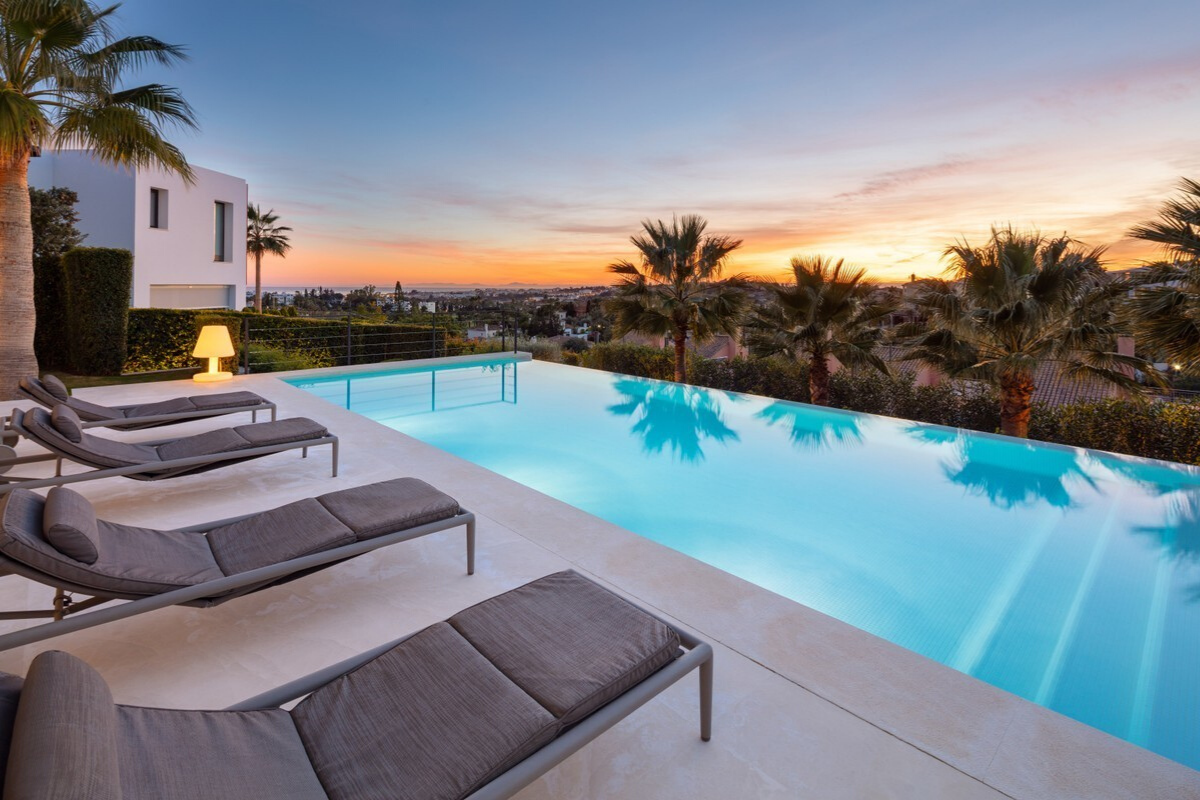 The 30 best houses with infinity-edge plunge pools and panoramic views