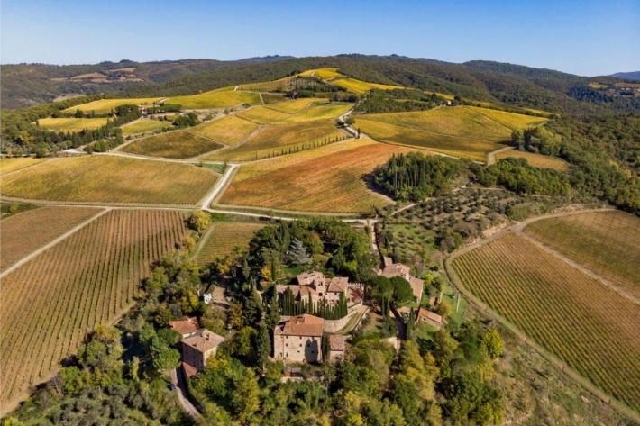 Top luxury real estate companies: glamorous property in Tuscany, Italy for sale by real Soteby
