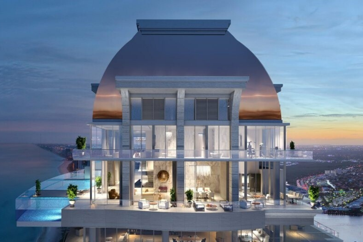 Best infinity pools in the world: one of the best infinity edge plunge pools located in a villa in Florida, the concentration of the best infinity pools with a view in the USA.