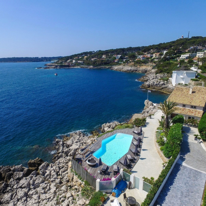 Best places to live in French Riviera: seafront villa in Cap d