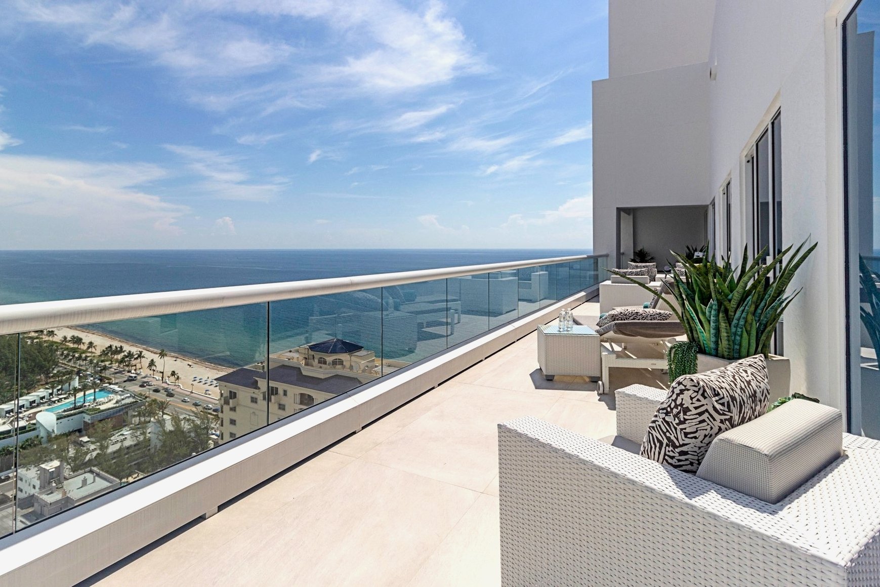 Luxury real estate auctions: homes fro sale by Supreme Auction, Florida