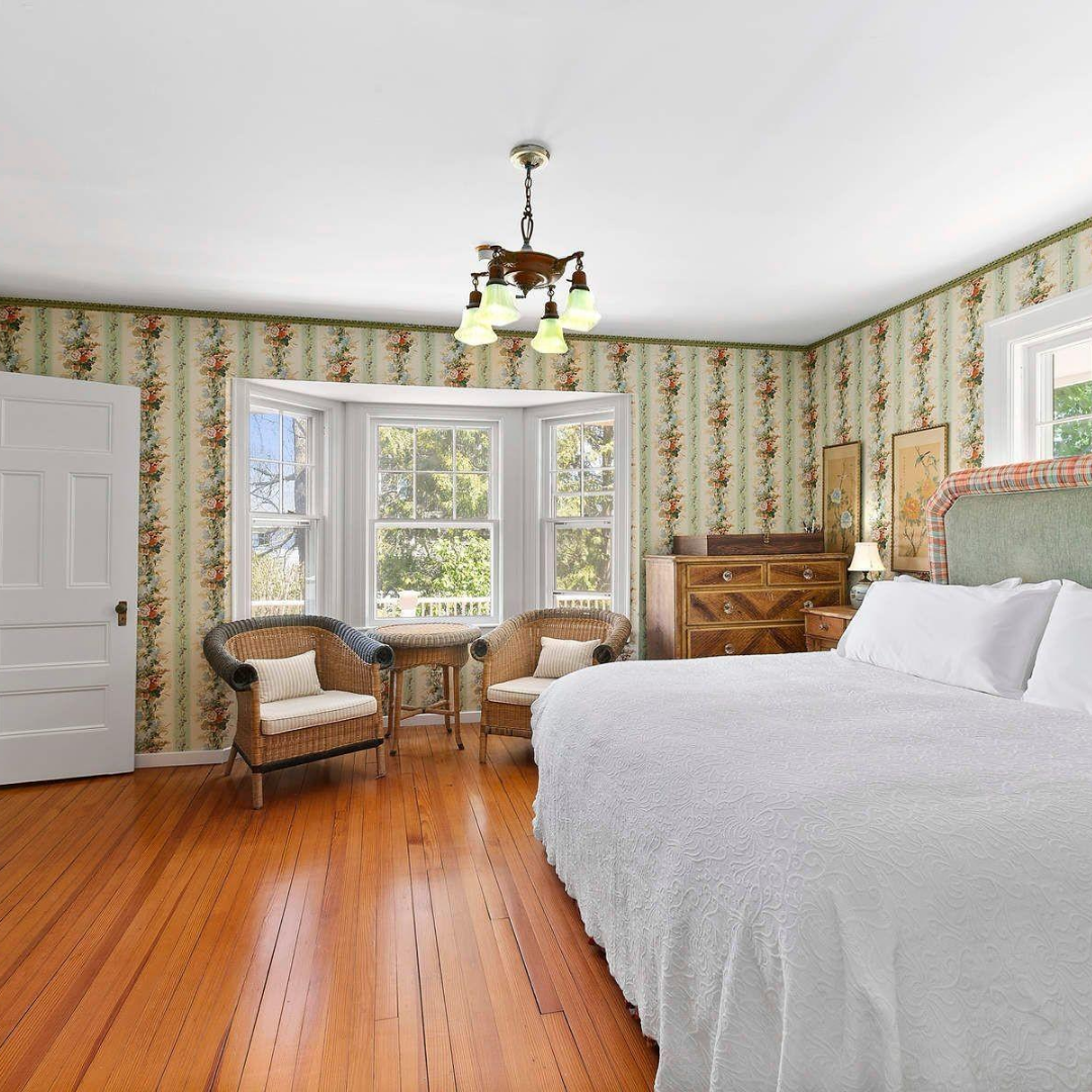 The most beautiful houses owned by Jackie O, now for sale