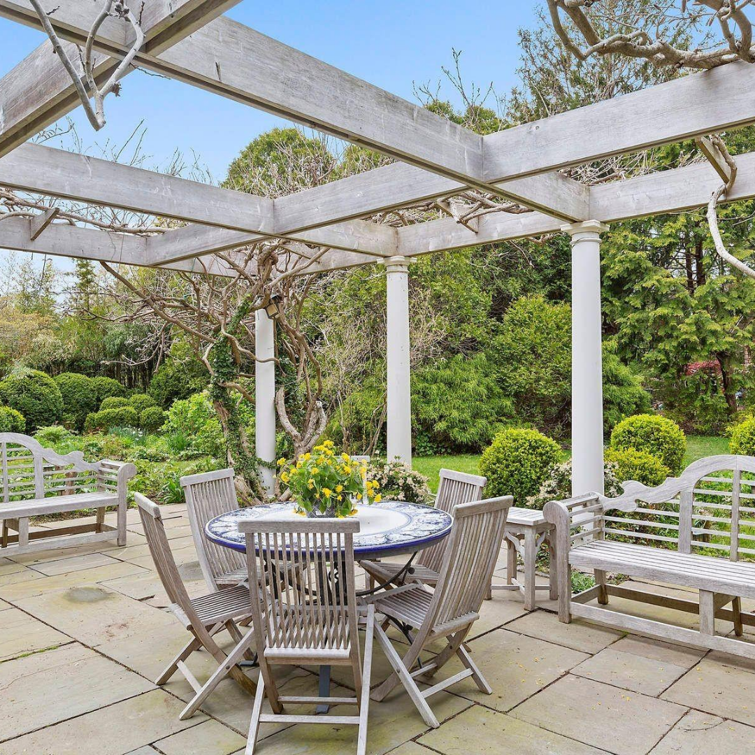 The most beautiful houses owned by Jackie O, now for sale