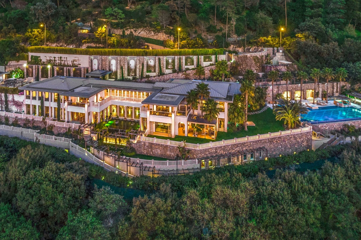 Celebrity villa for sale in the French Riviera