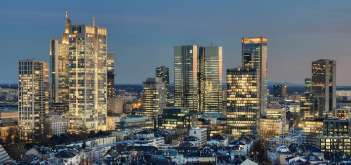 Buy property in Frankfurt: penhouses with a roofgarden, 160 Park View
