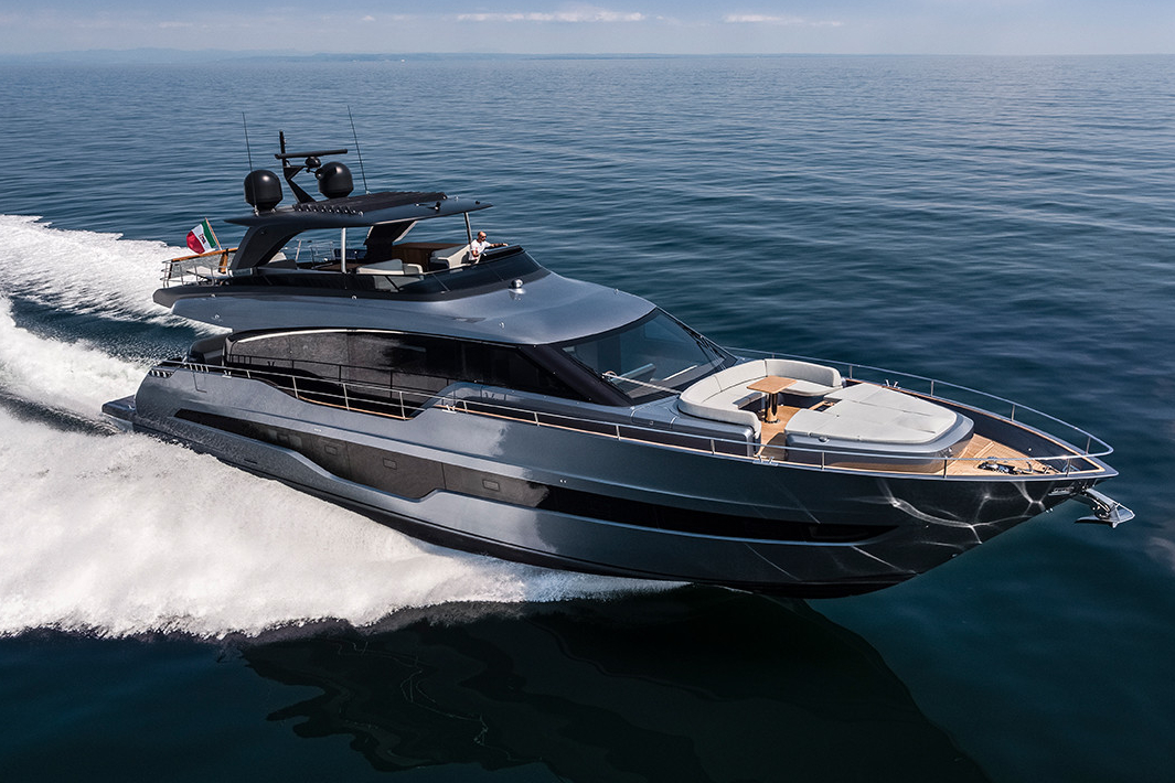 Best American yacht brands and fancy yachts.