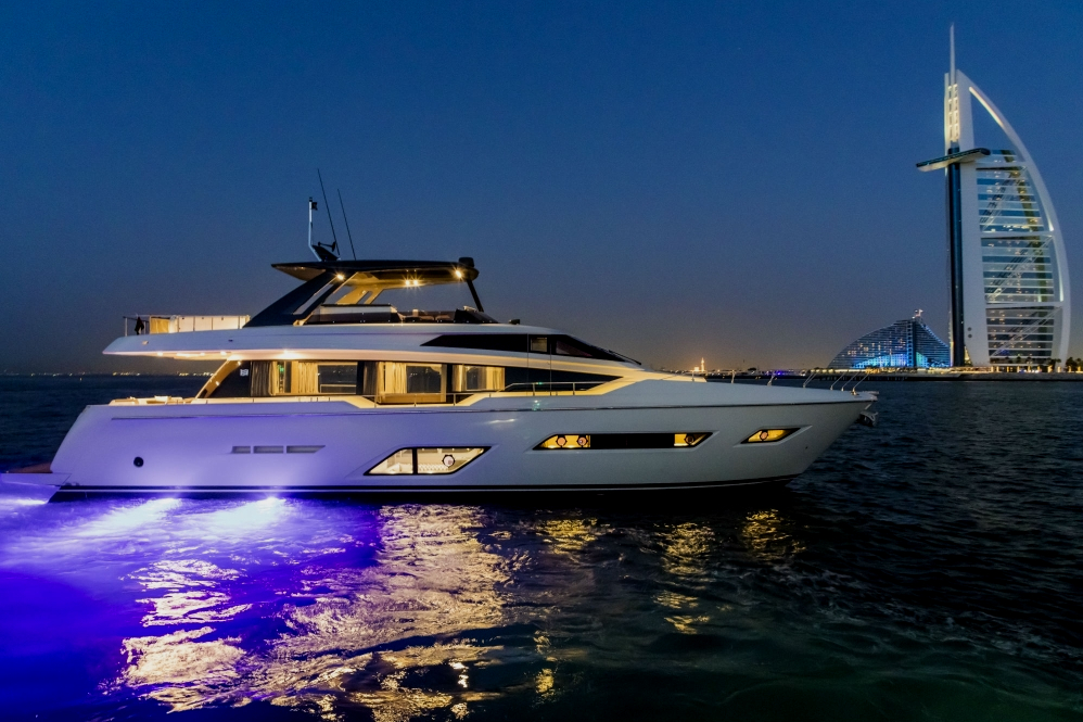 Best yacht brands: American supersport yachts.