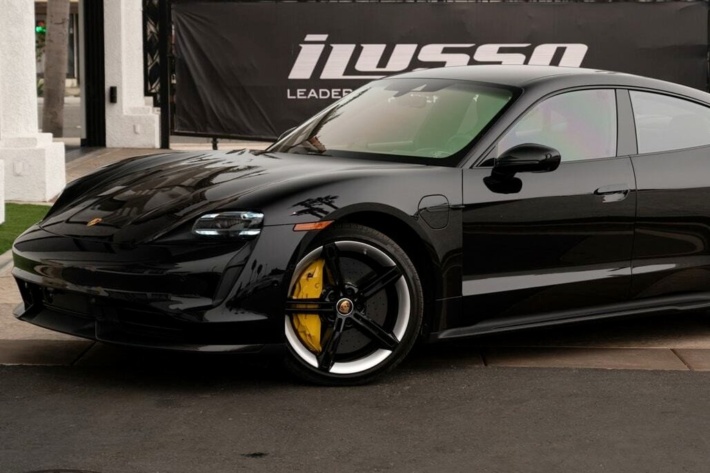 porsche black
