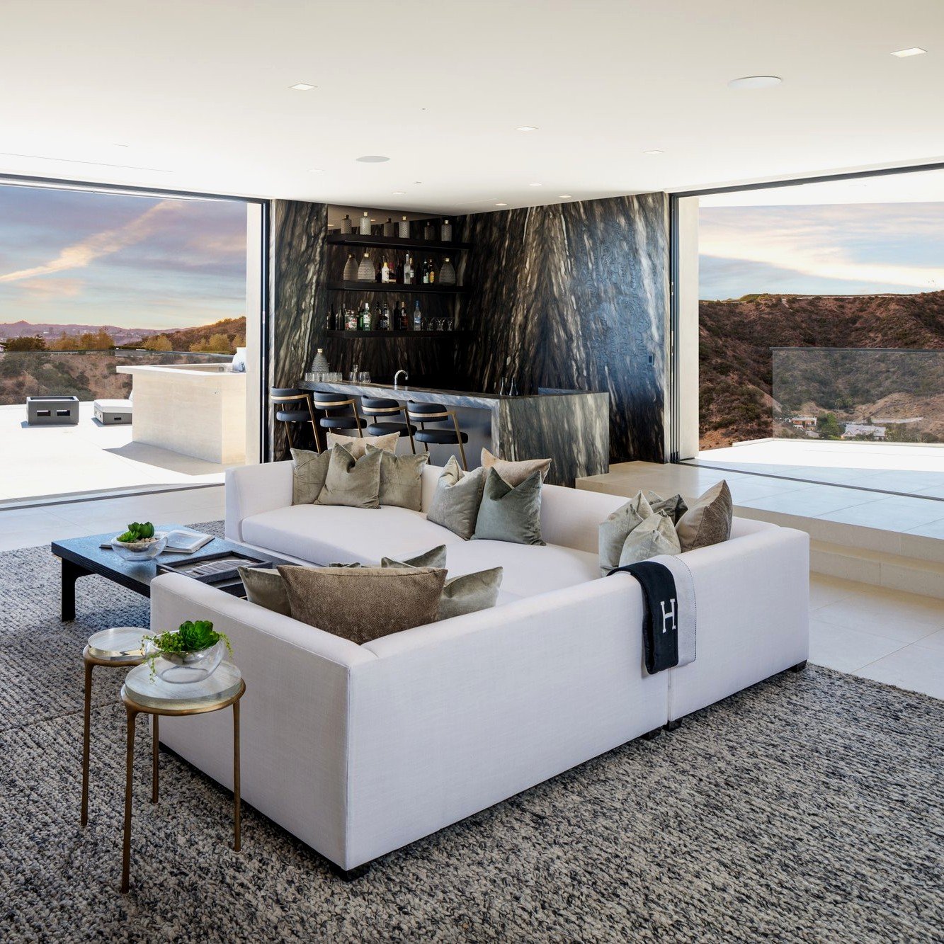 Luxury home bars in California