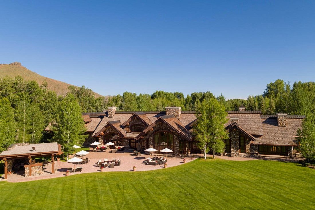 Mountain view chalets on lake Placid and at Smith mountain lake, va