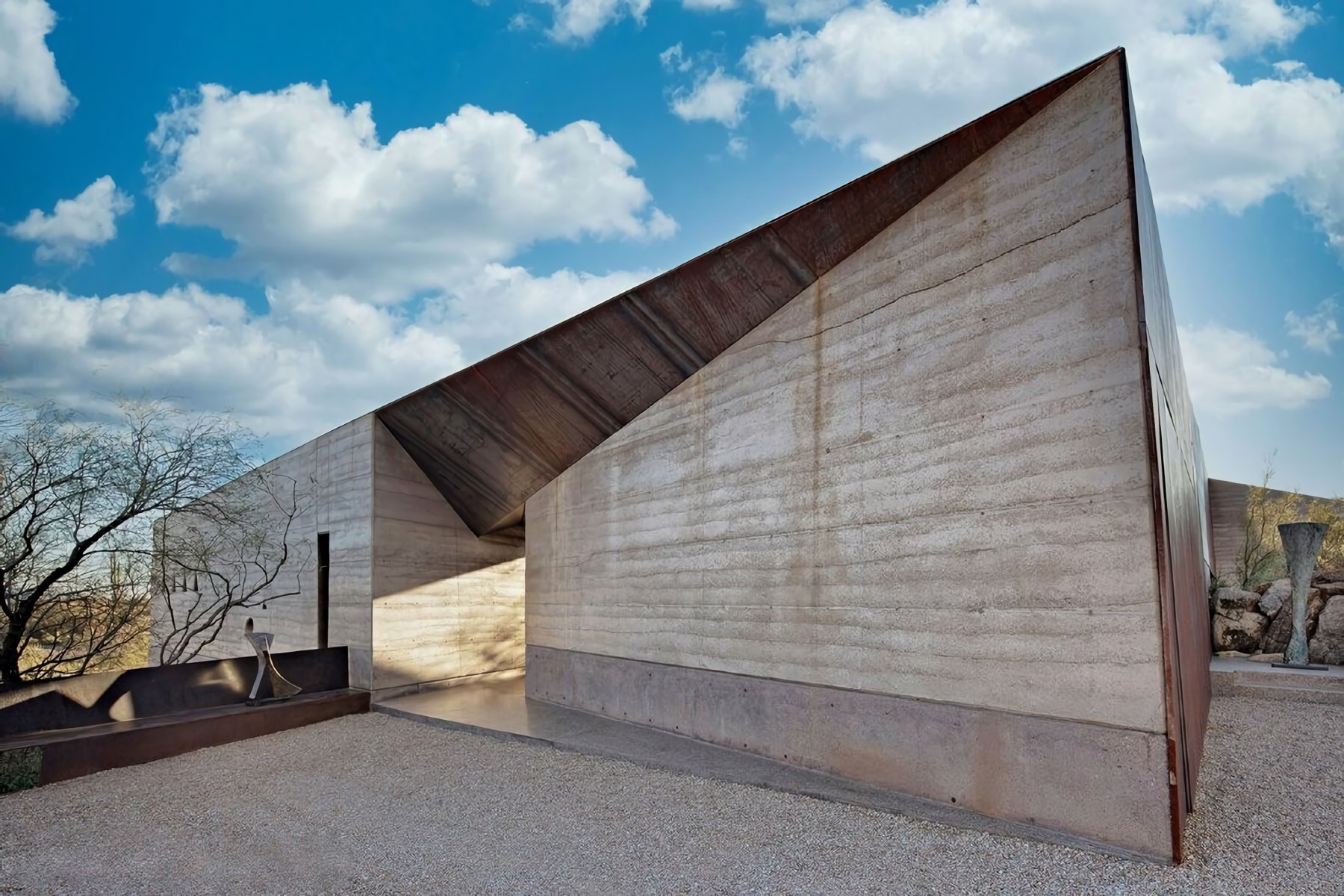 to the premier edition of our weekly digest of the top homes on