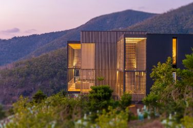 Premium Selection: Top 20 Luxury Log Cabins
