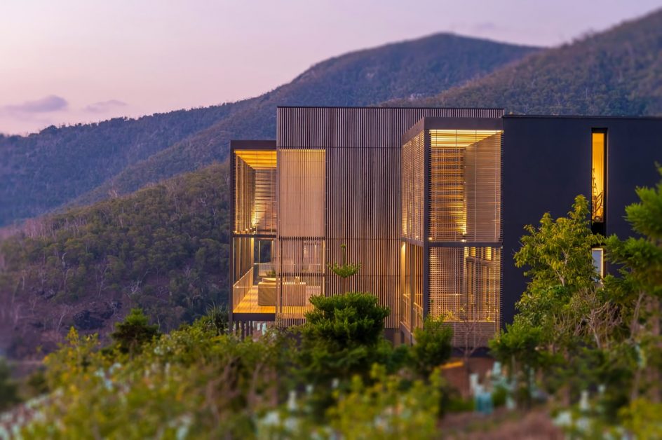 Premium Selection: Top 20 Luxury Log Cabins