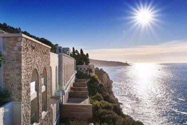 5 Reasons to consider a mortgage when buying a high-value property