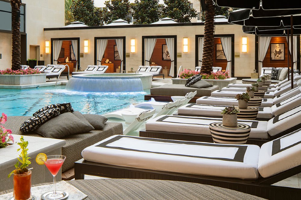 Pool-with-Cocktails