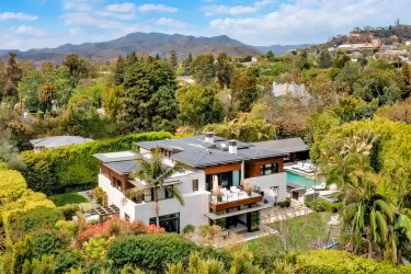 Matt Damon found a buyer for his $17.9 million Pacific Palisades mansion