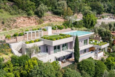 Sharing economy transforms the luxury property market: Five villas in Europe worth 8X the price you pay