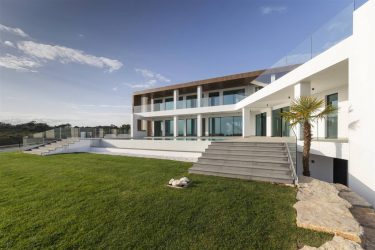 Upcoming Neighborhoods: Vila Real de Santo Antonio in the Algarve offers a new luxury development