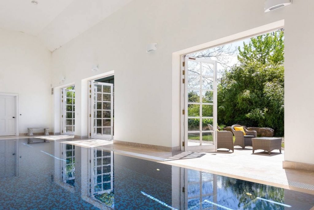 Houses with Swimming Pools for Sale Near Me