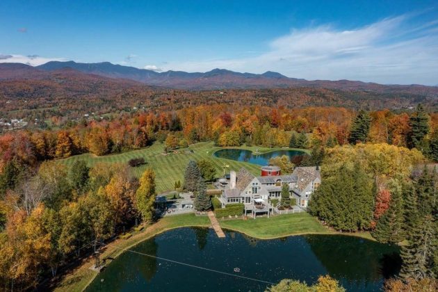 high-end compound living: a large mansion, three cabins and a 2 Ha land plot for sale in Arizona