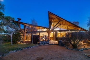 Premium Selection: 10 Eye-catching Frank Lloyd Wright style homes