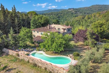 From an enchanting winery in Chianti to a 16th-century estate: Why Tuscany is the place to buy this fall