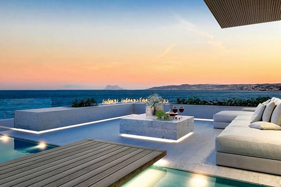 Finding the perfect combo on the Costa del Sol 5 “Firstline” penthouses with topclass sea