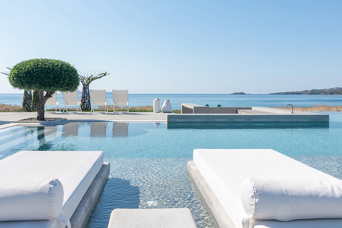 The luxury of Greece’s two Rivieras Uncovering superb villas in Porto