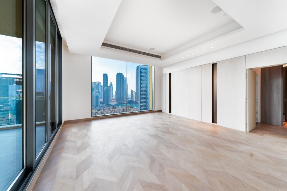 “Villa in the Sky”: Full-floor penthouse with designer upgrades hits ...
