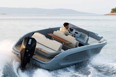 How Electric Boatbuilders are Making Waves across the Industry