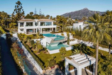 Wow-Factor Villa Hits the Market in a Premium Spot Close to Marbella