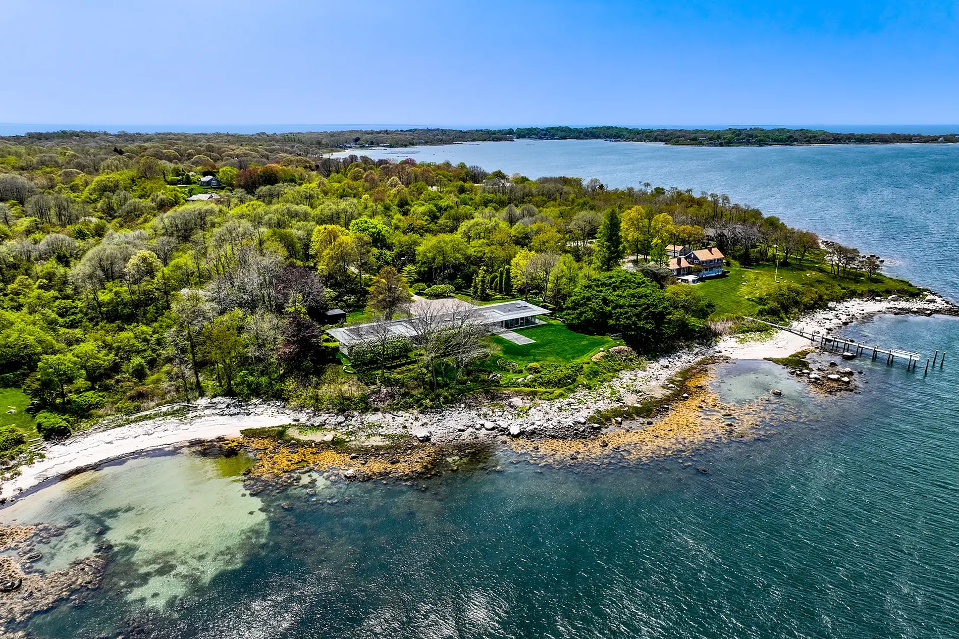 UberModern Glass House Hits the Market in New York’s Fishers Island JamesEdition