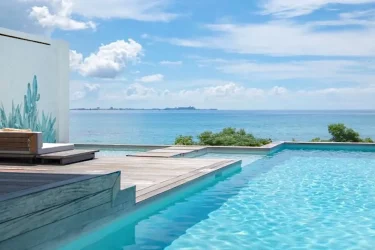 Modern Coastal Homes Up for Sale in the Most Exclusive Area of Grand Cayman