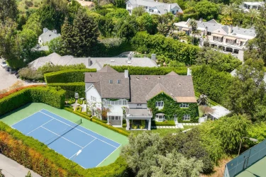 Zoe Saldana Lists Her Property in Santa Monica Mountains' Star-Studded Gated Community