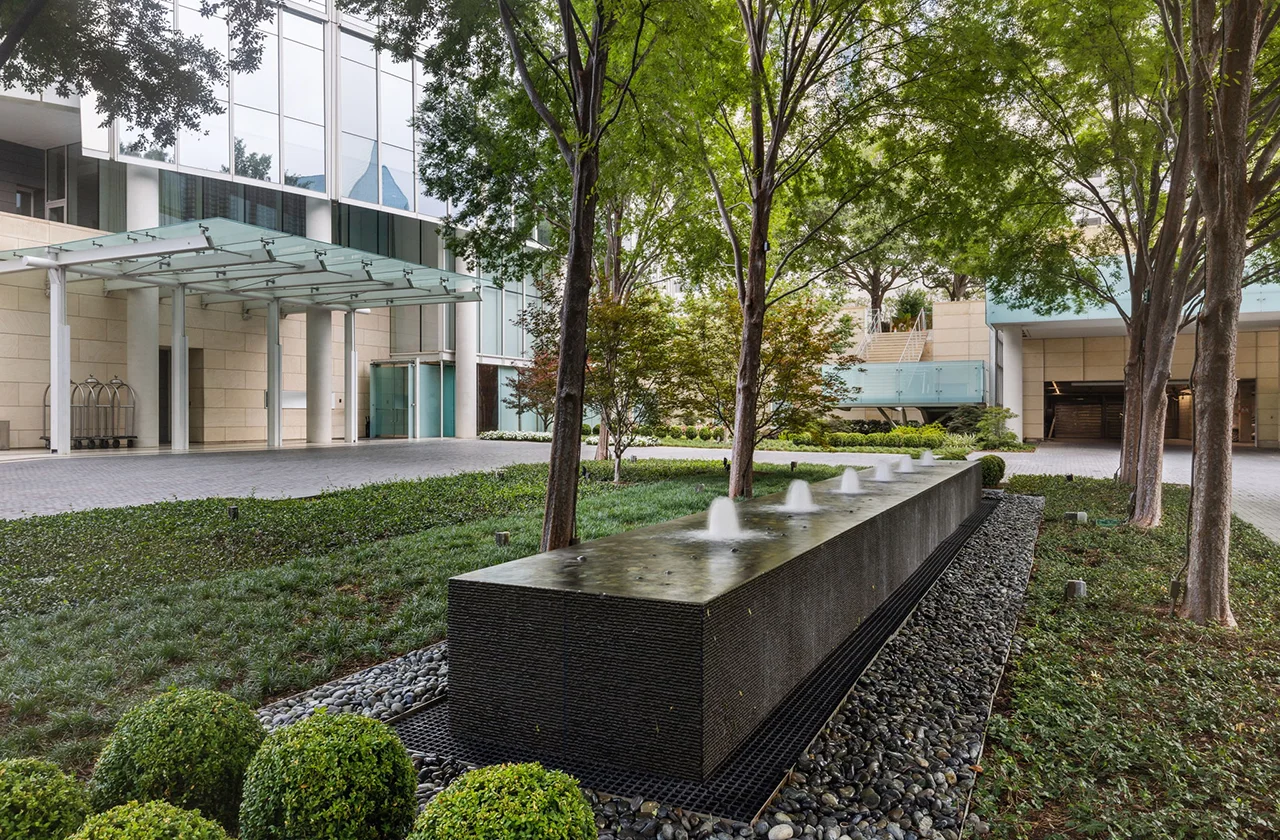 Fin of Luxury Condo (7)