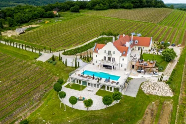 Hungarian Golden Visa Program: Passport through Property Investment in the Land of Baroque Villas