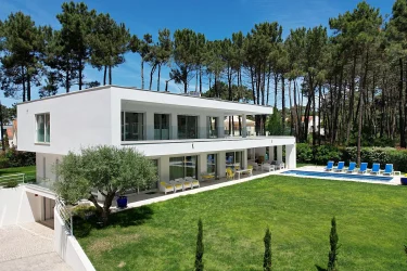 Contemporary Villa Hits The Market in the Highly Coveted Gated Community of Setubal, Portugal