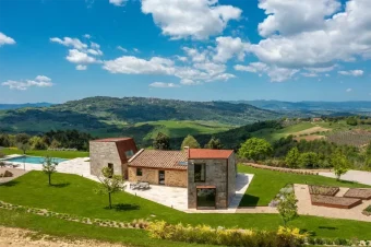 1.Tuscany