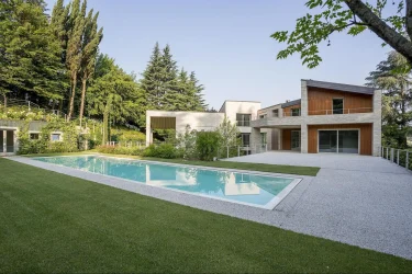 Unveiling Milan's Housing Market with Tirelli&Partners: 2023's Top Sales and Future Projections