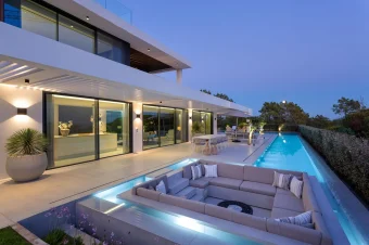 Waratah – Ocean Club (8.1)